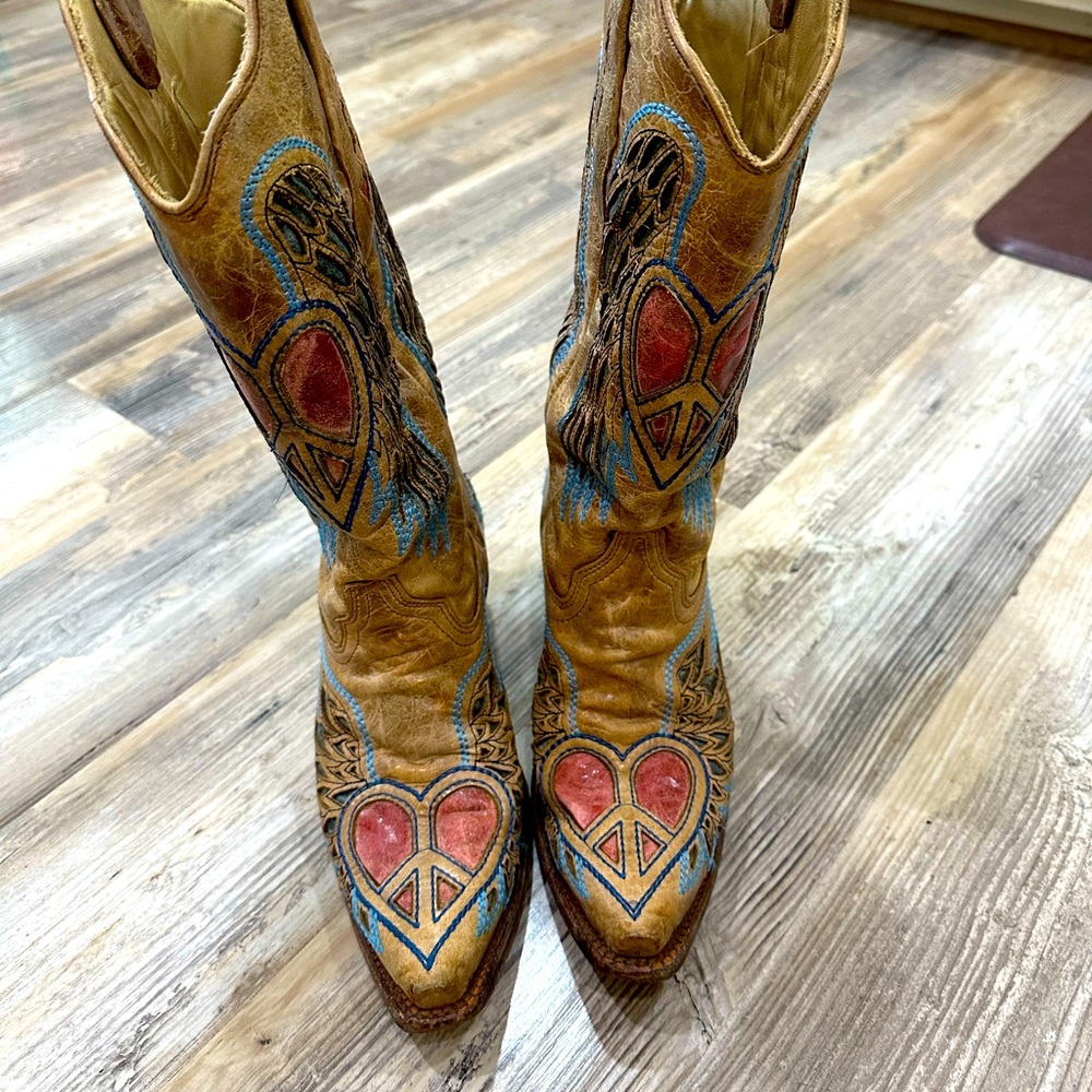 Coral Women’s Boots size 8